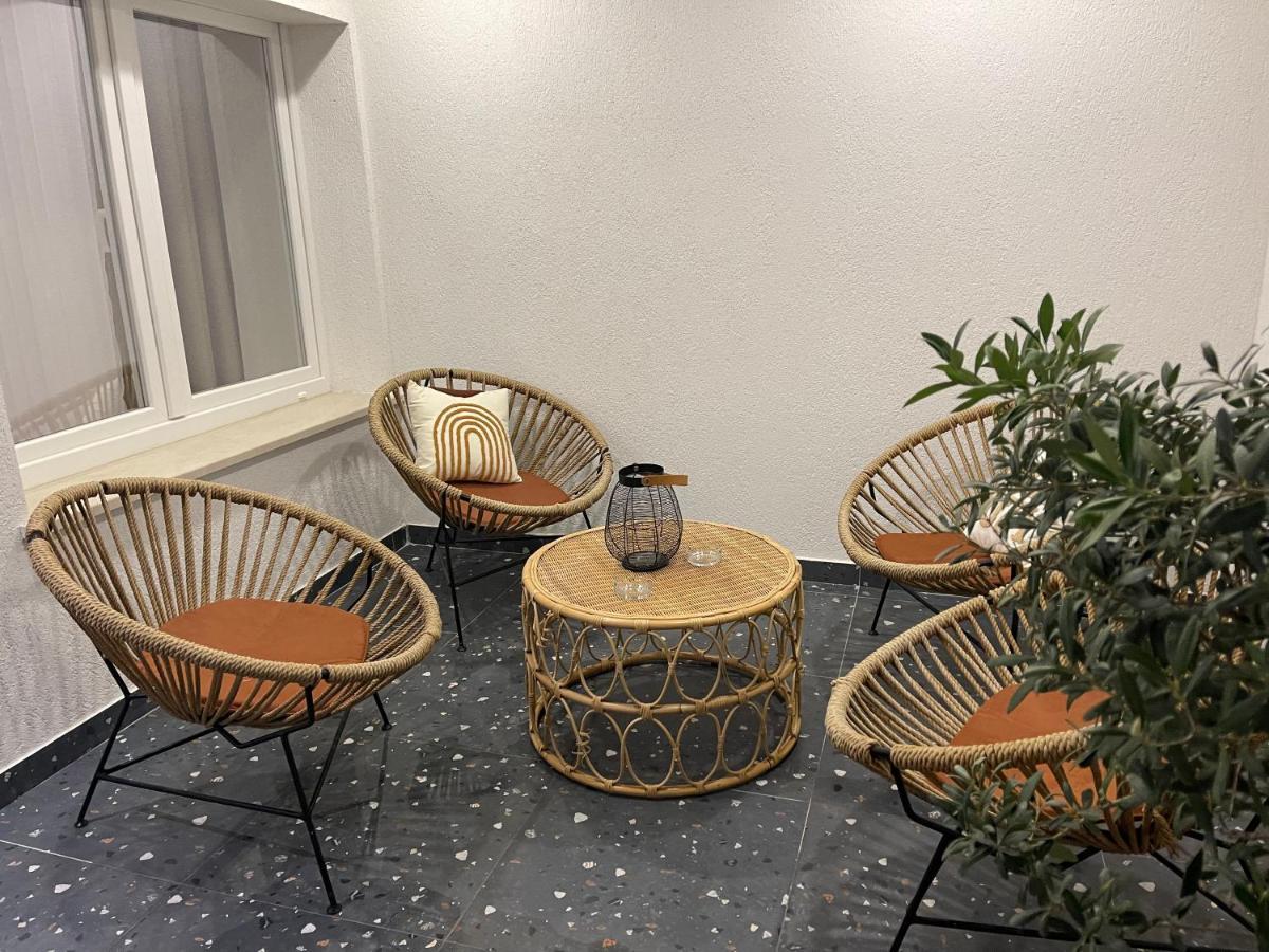 Square Inn Tirana City Center מראה חיצוני תמונה
