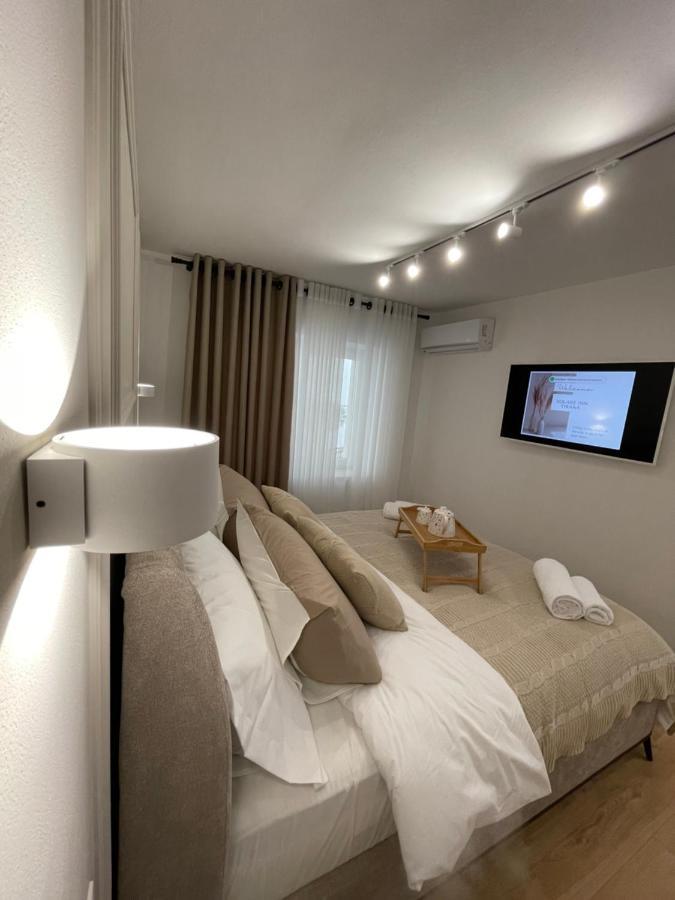 Square Inn Tirana City Center מראה חיצוני תמונה