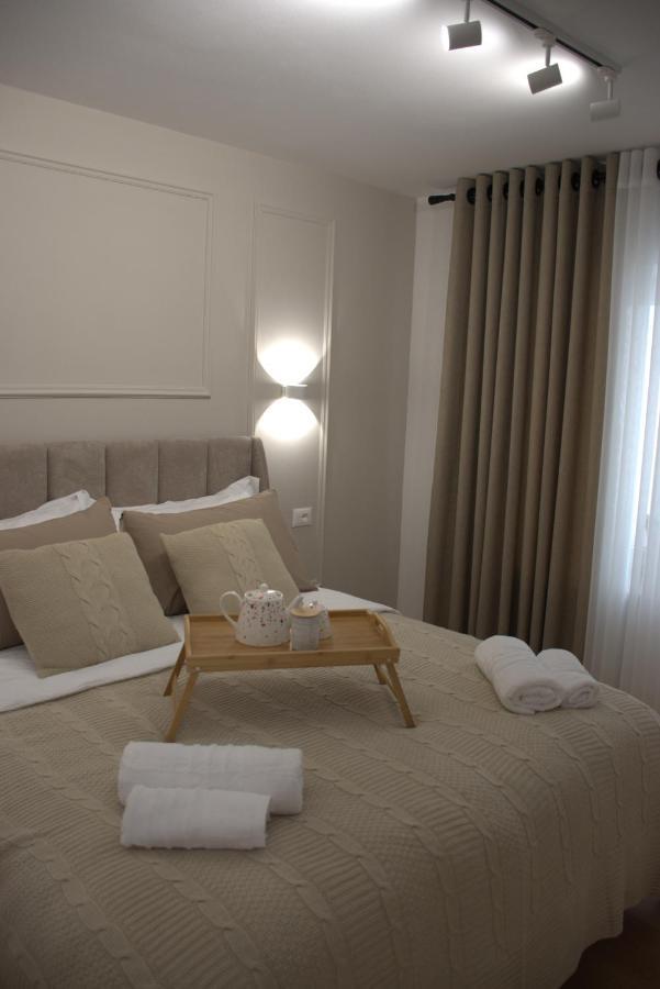 Square Inn Tirana City Center מראה חיצוני תמונה